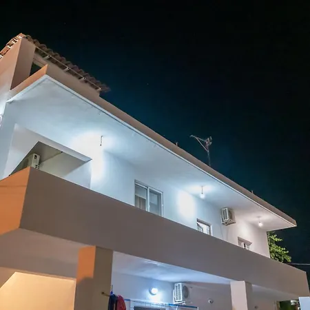 Kreni Apartment *